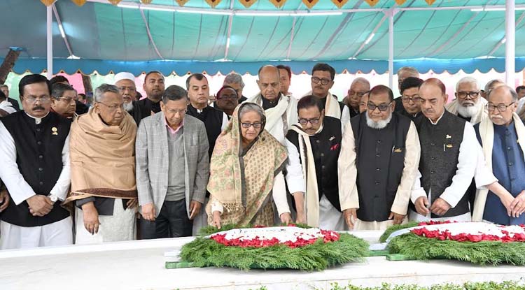 টুঙ্গিপাড়ায় বঙ্গবন্ধুর সমাধিতে প্রধানমন্ত্রী ও মন্ত্রিসভার সদস্যদের শ্রদ্ধা