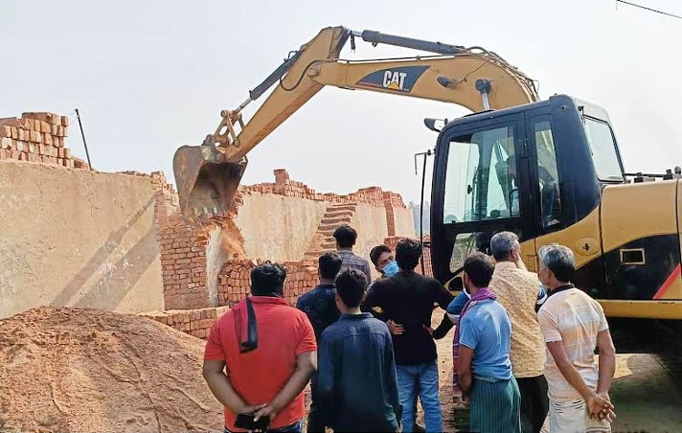 নারায়ণগঞ্জে ১৯টি ইটভাটাকে ৭০ লাখ টাকা জরিমানা, তিনটি বন্ধ