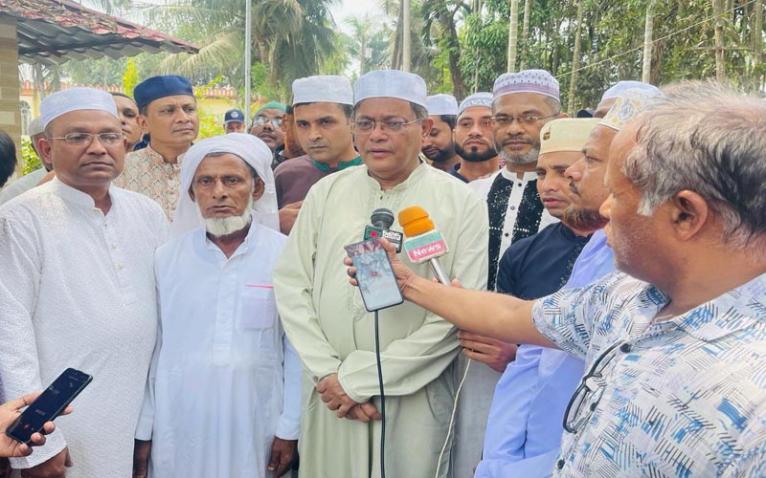 মহান আল্লাহর কাছে প্রার্থনা দেশ থেকে যেন অপরাজনীতি যেন চিরতরে দূর হয় : পররাষ্ট্রমন্ত্রী