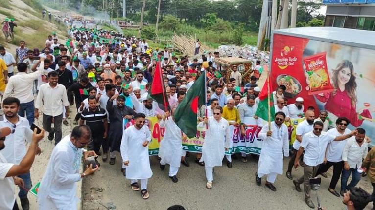 সোনারগাঁয়ে নানা আয়োজনে আ. লীগের ‘প্লাটিনাম জয়ন্তী’ উদযাপন