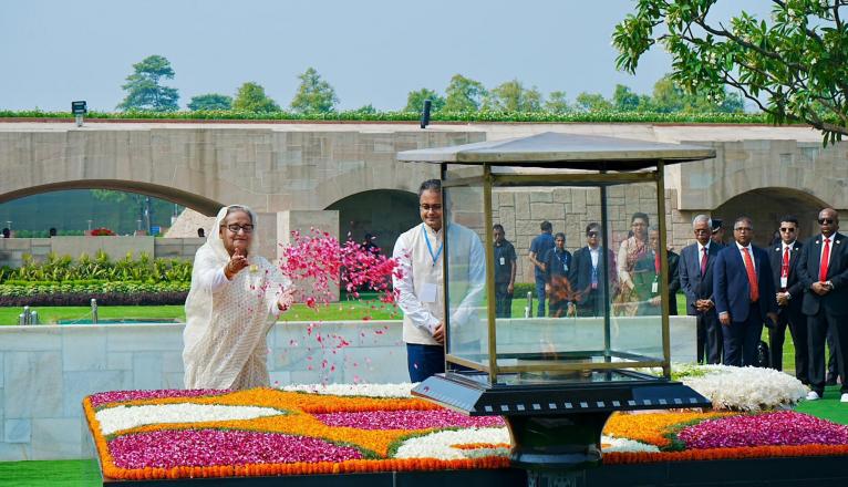 মহাত্মা গান্ধীর প্রতি শ্রদ্ধা প্রধানমন্ত্রীর