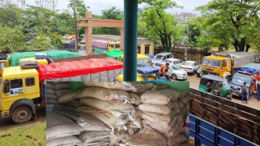 সিলেটে কোটি টাকার ভারতীয় চিনি জব্দ, আটক ৫