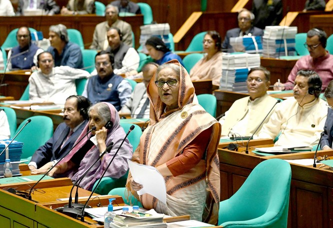 আওয়ামী লীগ নয়, জিয়া, খালেদা, এরশাদ দেশ বিক্রি করেছেন : প্রধানমন্ত্রী