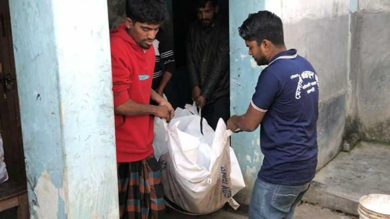 গৃহবধূর দগ্ধ মরদেহ উদ্ধার, স্বামীকে খুঁজছে পুলিশ